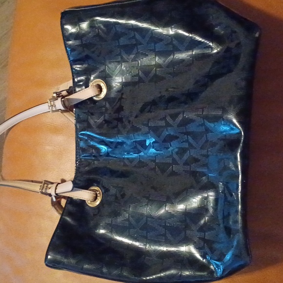 > Michael Kors Black and Cream Monogram Tote - Picture 2 of 10